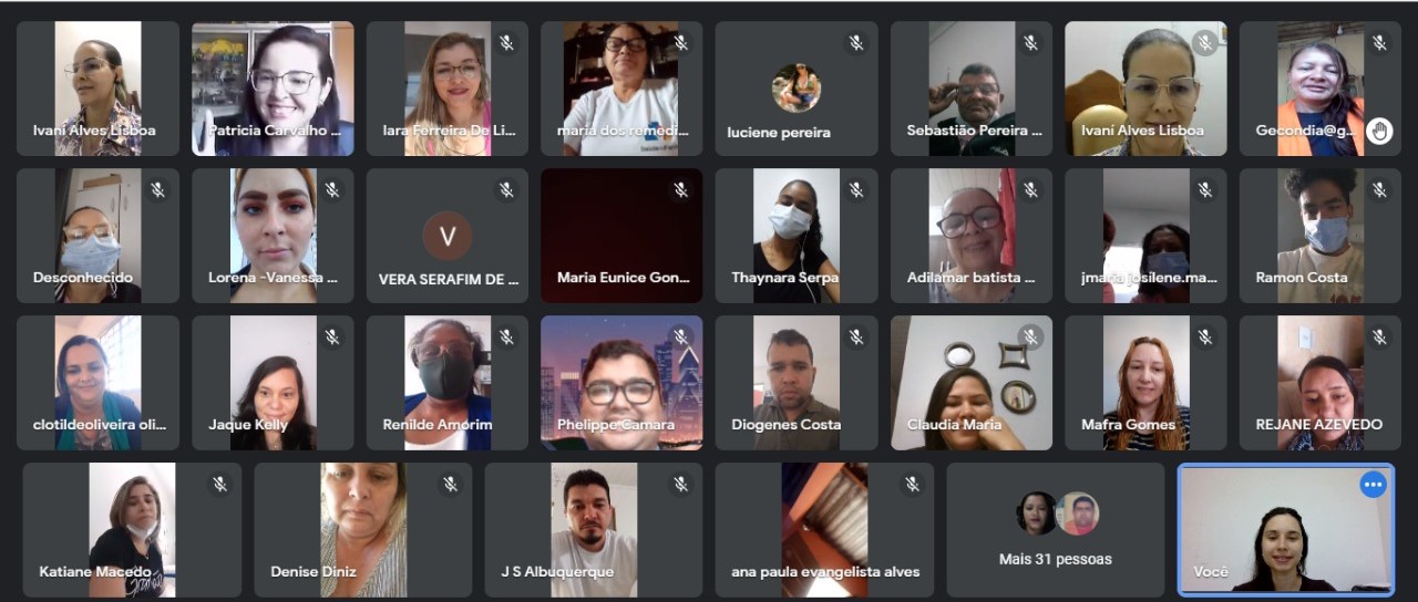 Participam do curso agentes comunitários de saúde e técnicos em enfermagem do município Participam do curso agentes comunitários de saúde e técnicos em enfermagem do município